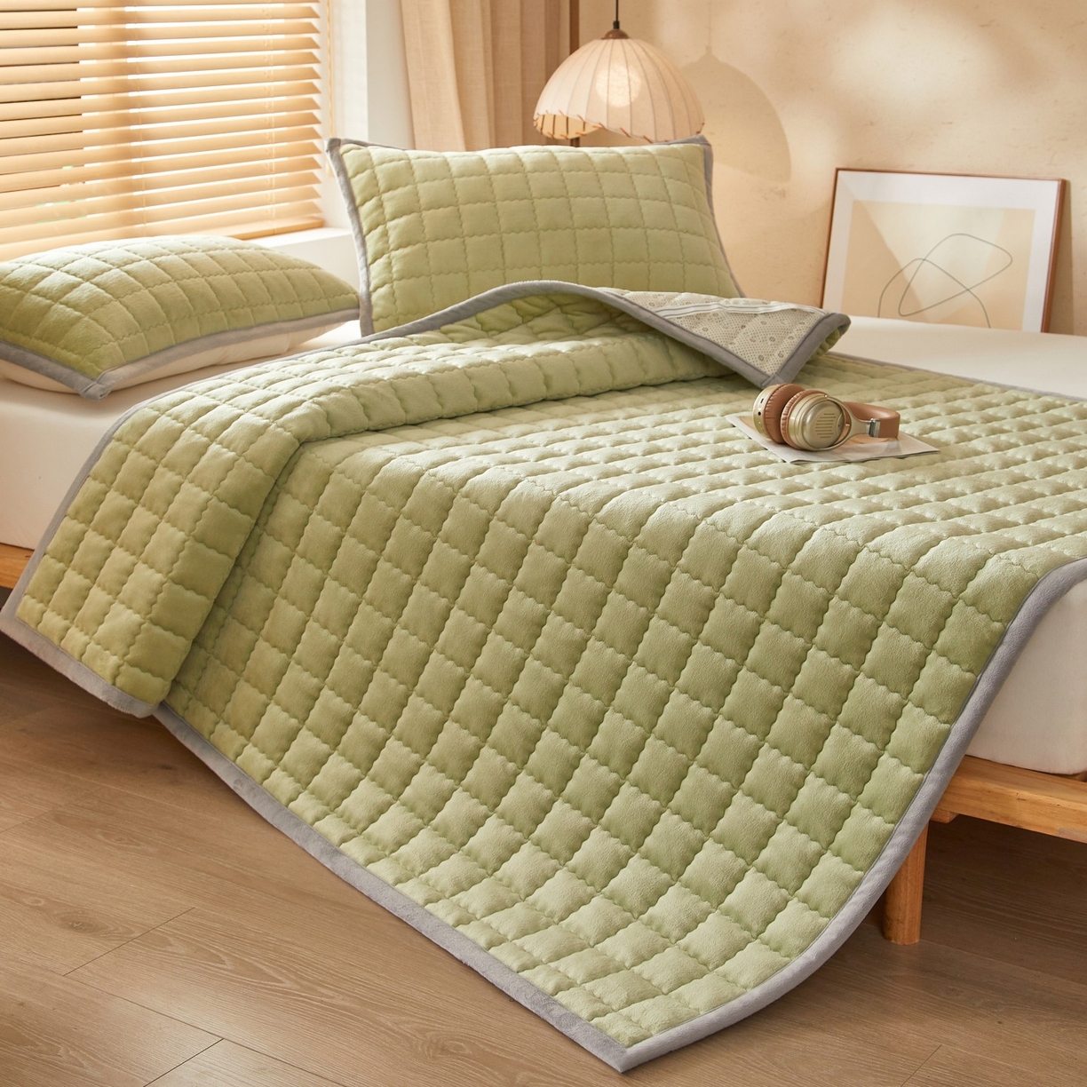 91家纺网 家纺一手货源 找家纺 芊梵床垫 2025新款牛奶绒褥子系列-无烫画版 抹茶绿