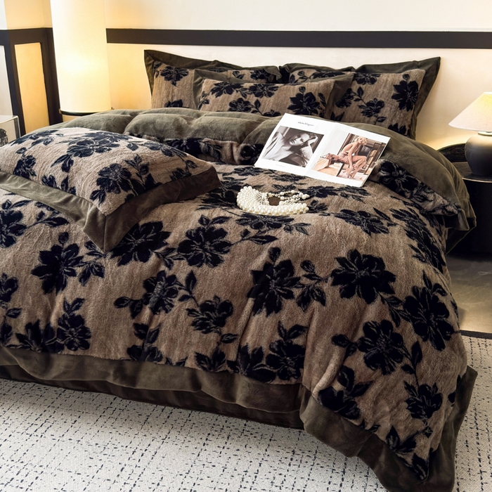 91家纺网 家纺一手货源 找家纺 九花鹿 2024新款A类宽边工艺款丹麦兔毛绒牛奶绒四件套 宽边丹麦兔绒-花屿