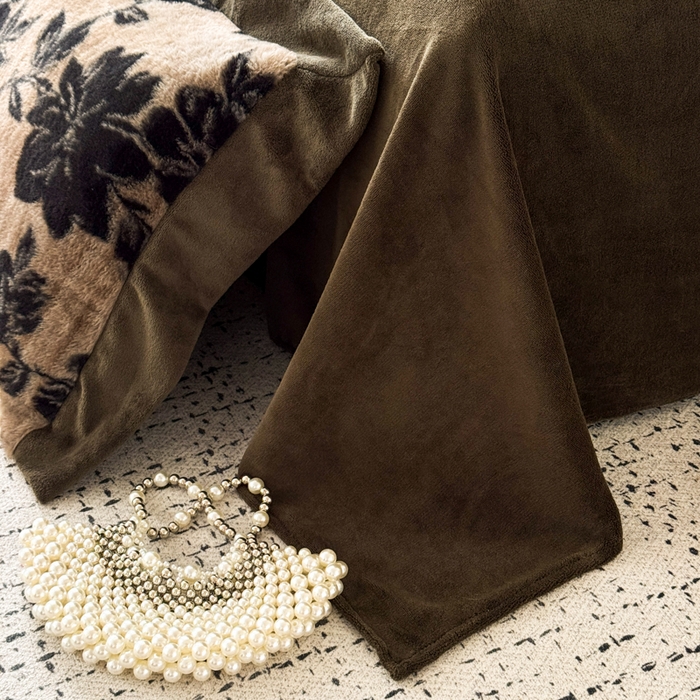 91家纺网 家纺一手货源 找家纺 九花鹿 2024新款A类宽边工艺款丹麦兔毛绒牛奶绒四件套 宽边丹麦兔绒-花屿