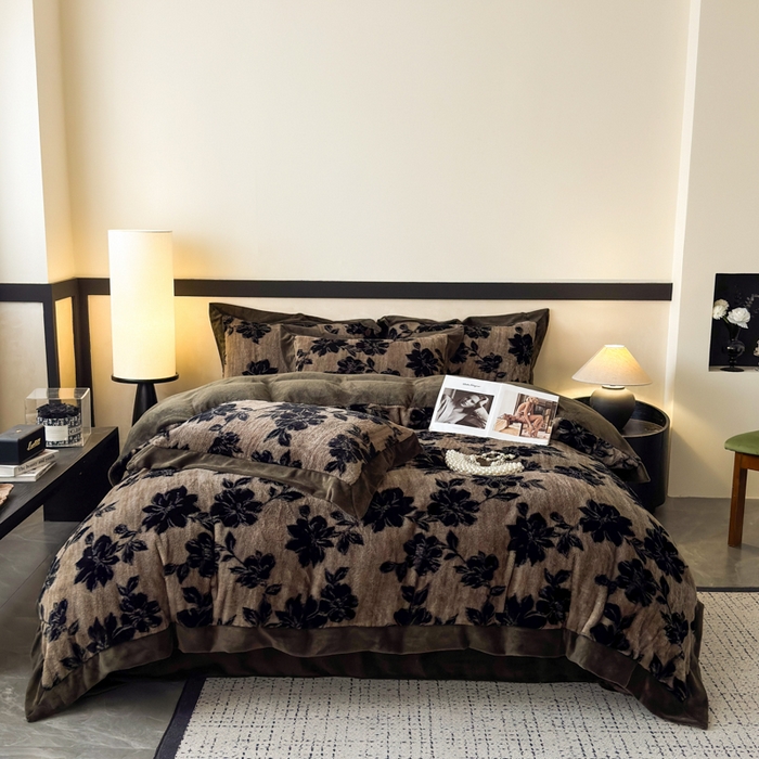 91家纺网 家纺一手货源 找家纺 九花鹿 2024新款A类宽边工艺款丹麦兔毛绒牛奶绒四件套 宽边丹麦兔绒-花屿