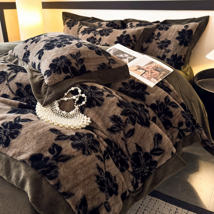 91家纺网 家纺一手货源 找家纺 九花鹿 2024新款A类宽边工艺款丹麦兔毛绒牛奶绒四件套 宽边丹麦兔绒-花屿