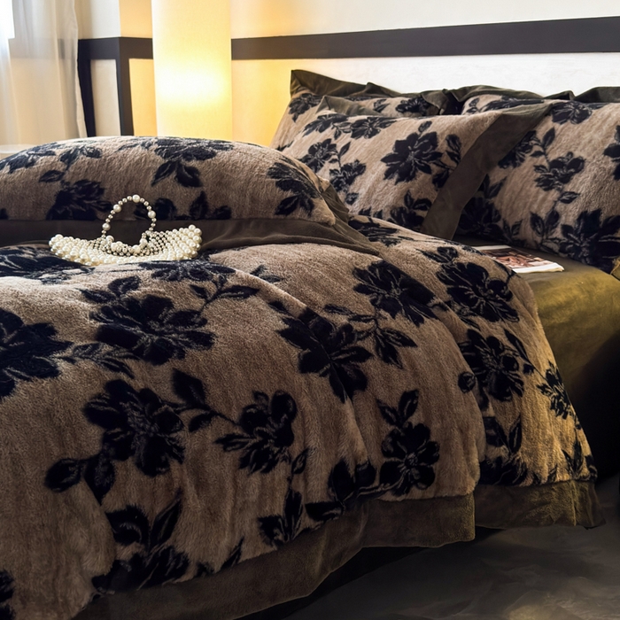 91家纺网 家纺一手货源 找家纺 九花鹿 2024新款A类宽边工艺款丹麦兔毛绒牛奶绒四件套 宽边丹麦兔绒-花屿