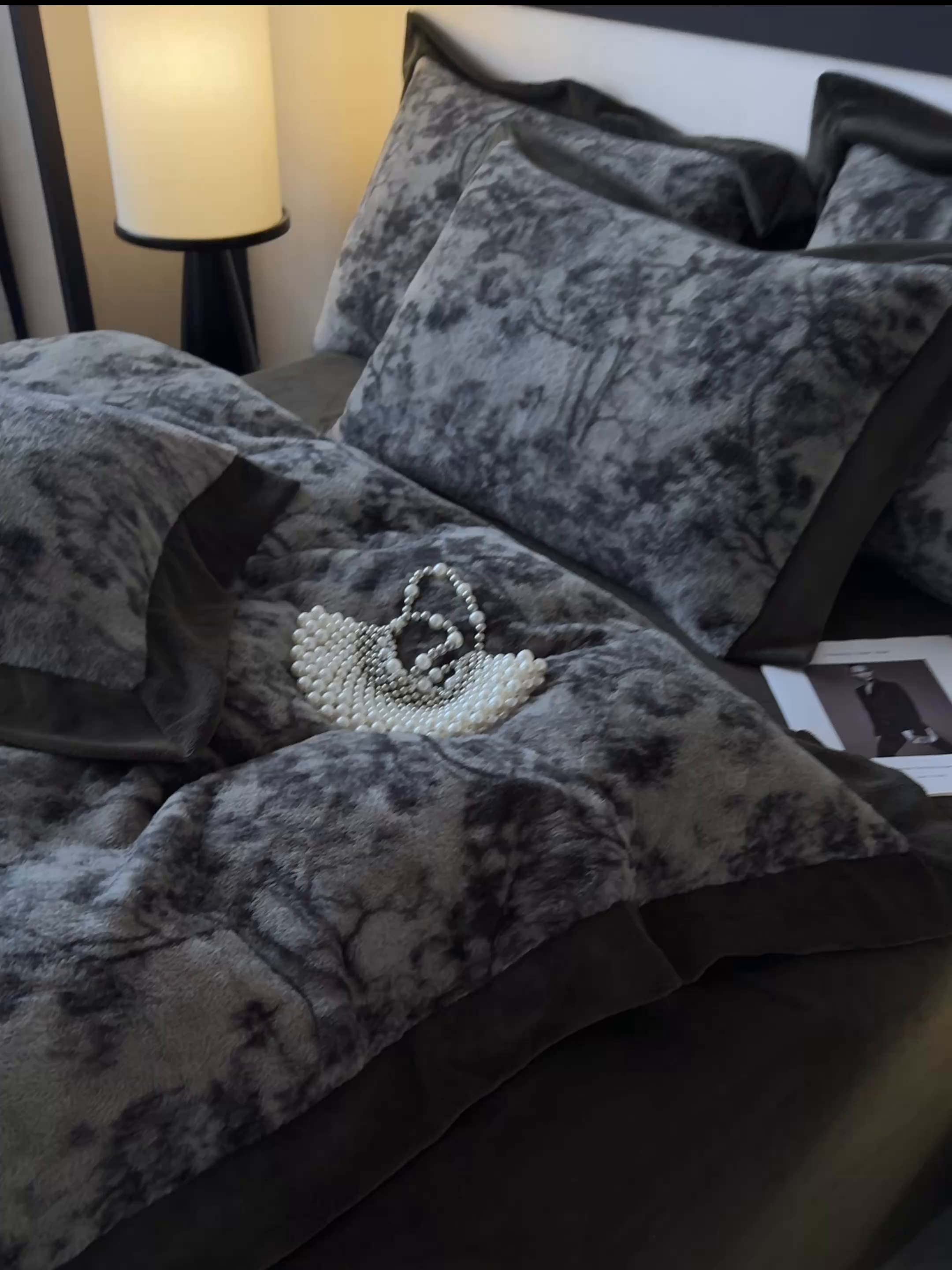 91家纺网 家纺一手货源 找家纺 九花鹿 2024新款A类宽边工艺款丹麦兔毛绒牛奶绒四件套 宽边丹麦兔绒-琳涧