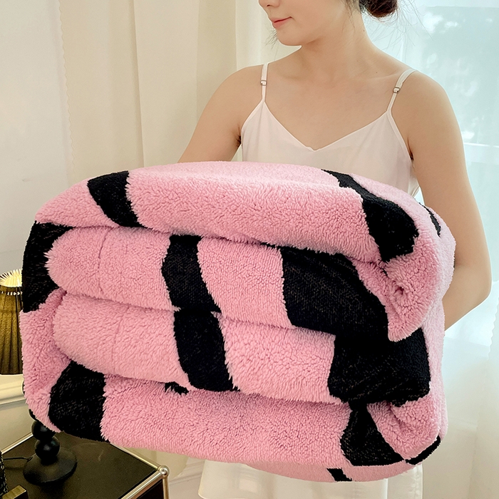 楼兰公主毛毯专供 2025爆款阳离子赫本双层单层羊羔绒跨境绒毯 赫本-黛粉