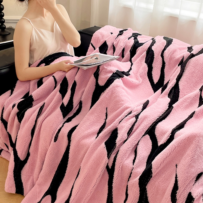 91家纺网 家纺一手货源 找家纺 楼兰公主毛毯专供 2025爆款阳离子赫本双层单层羊羔绒跨境绒毯 赫本-黛粉