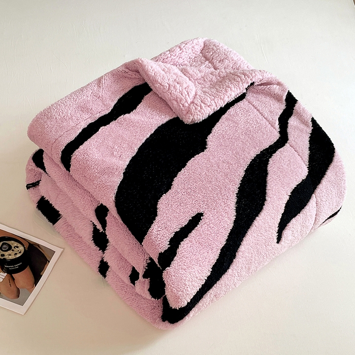 91家纺网 家纺一手货源 找家纺 楼兰公主毛毯专供 2025爆款阳离子赫本双层单层羊羔绒跨境绒毯 赫本-豆沙