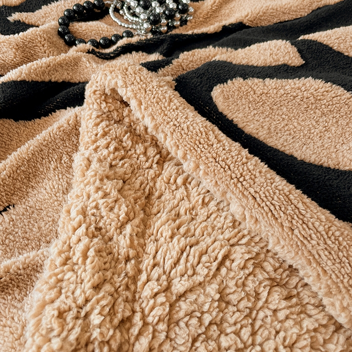 91家纺网 家纺一手货源 找家纺 楼兰公主毛毯专供 2025爆款阳离子赫本双层单层羊羔绒跨境绒毯 赫本-卡其