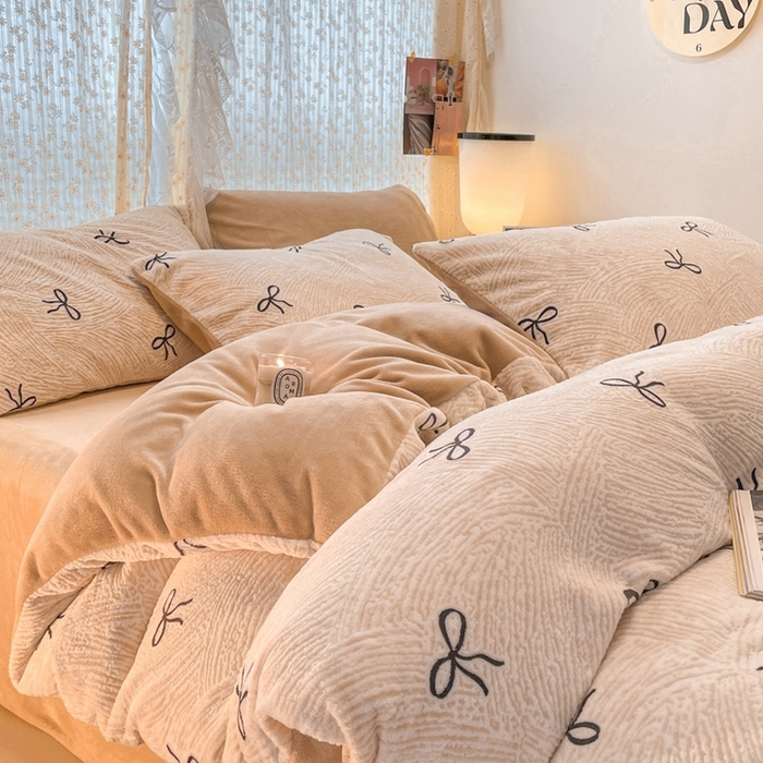 91家纺网 家纺一手货源 找家纺 （总）小叮当家纺仓储工厂店 2025新款高克重230克雕花牛奶绒四件套