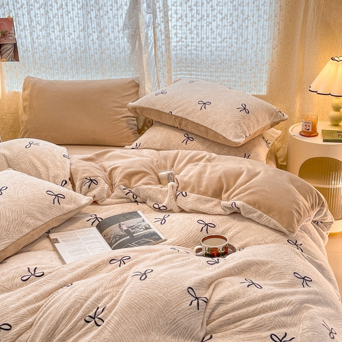 91家纺网 家纺一手货源 找家纺 （总）小叮当家纺仓储工厂店 2025新款高克重230克雕花牛奶绒四件套