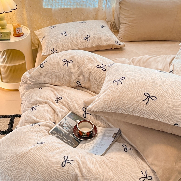 91家纺网 家纺一手货源 找家纺 （总）小叮当家纺仓储工厂店 2025新款高克重230克雕花牛奶绒四件套