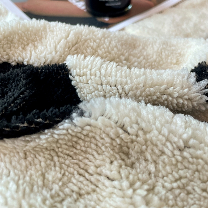 91家纺网 家纺一手货源 找家纺 楼兰公主毛毯专供 2025爆款阳离子赫本双层单层羊羔绒跨境绒毯 赫本-奶白