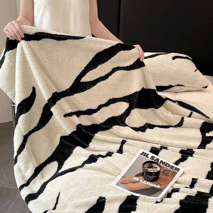 91家纺网 家纺一手货源 找家纺 楼兰公主毛毯专供 2025爆款阳离子赫本双层单层羊羔绒跨境绒毯 赫本-奶白