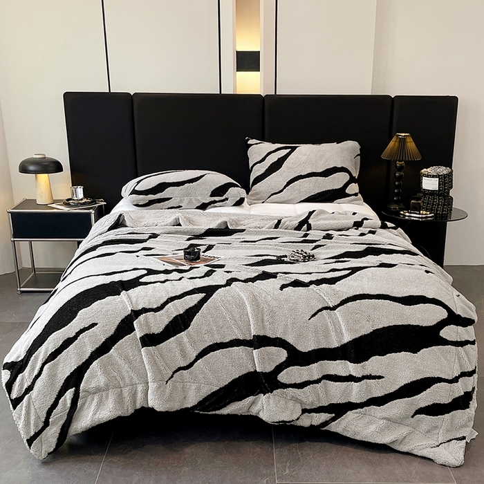 91家纺网 家纺一手货源 找家纺 楼兰公主毛毯专供 2025爆款阳离子赫本双层单层羊羔绒跨境绒毯 赫本-浅灰