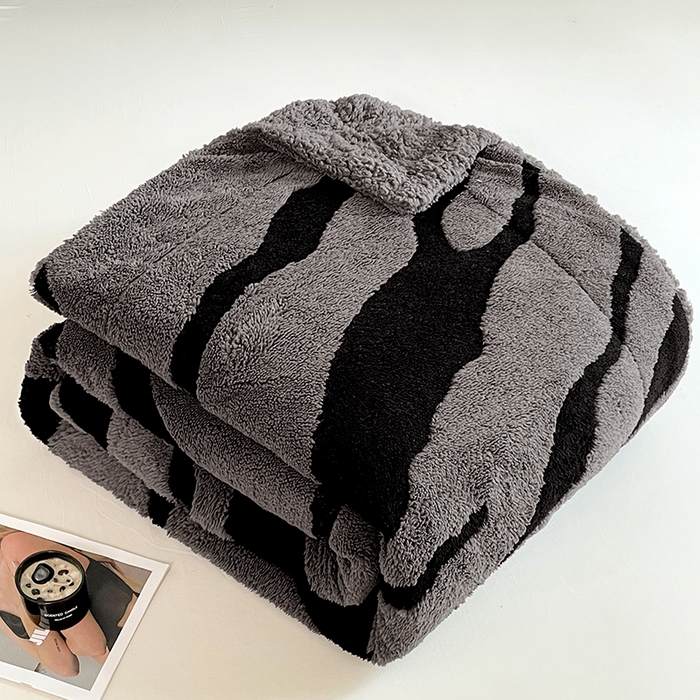 91家纺网 家纺一手货源 找家纺 楼兰公主毛毯专供 2025爆款阳离子赫本双层单层羊羔绒跨境绒毯 赫本-深灰