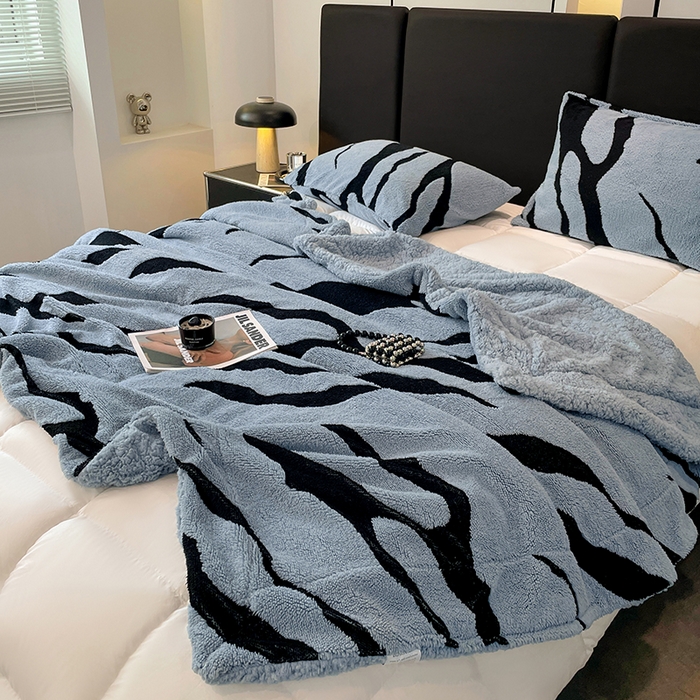 91家纺网 家纺一手货源 找家纺 楼兰公主毛毯专供 2025爆款阳离子赫本双层单层羊羔绒跨境绒毯 赫本-深蓝