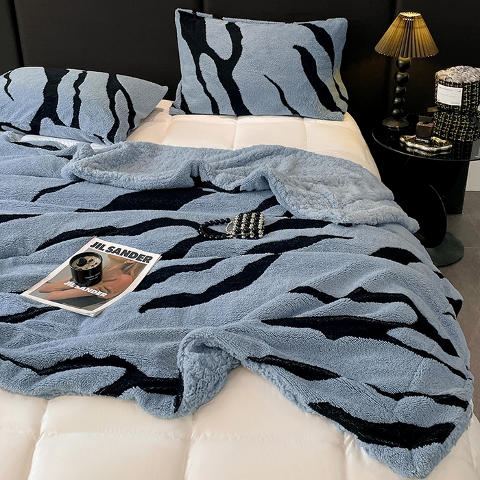 91家纺网 家纺一手货源 找家纺 楼兰公主毛毯专供 2025爆款阳离子赫本双层单层羊羔绒跨境绒毯 赫本-深蓝