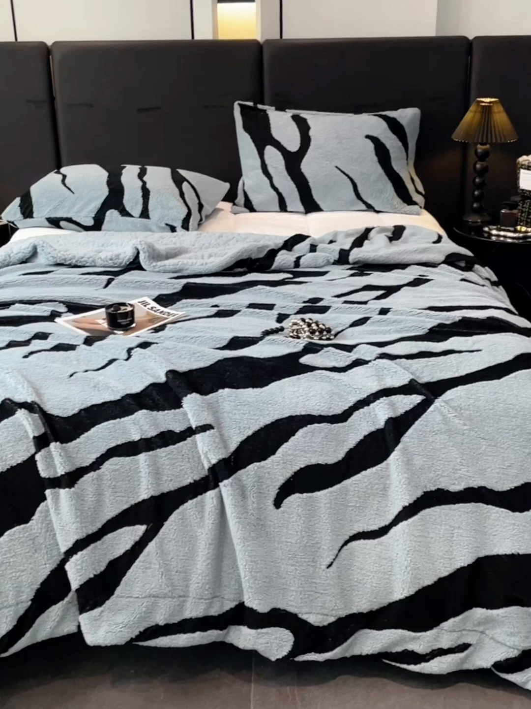 91家纺网 家纺一手货源 找家纺 楼兰公主毛毯专供 2025爆款阳离子赫本双层单层羊羔绒跨境绒毯 赫本-深蓝