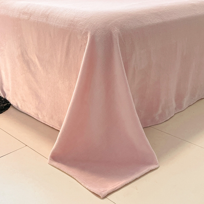 91家纺网 家纺一手货源 找家纺 小叮当家纺仓储工厂店 2025新款高克重230克雕花牛奶绒四件套 晕染花曳-粉