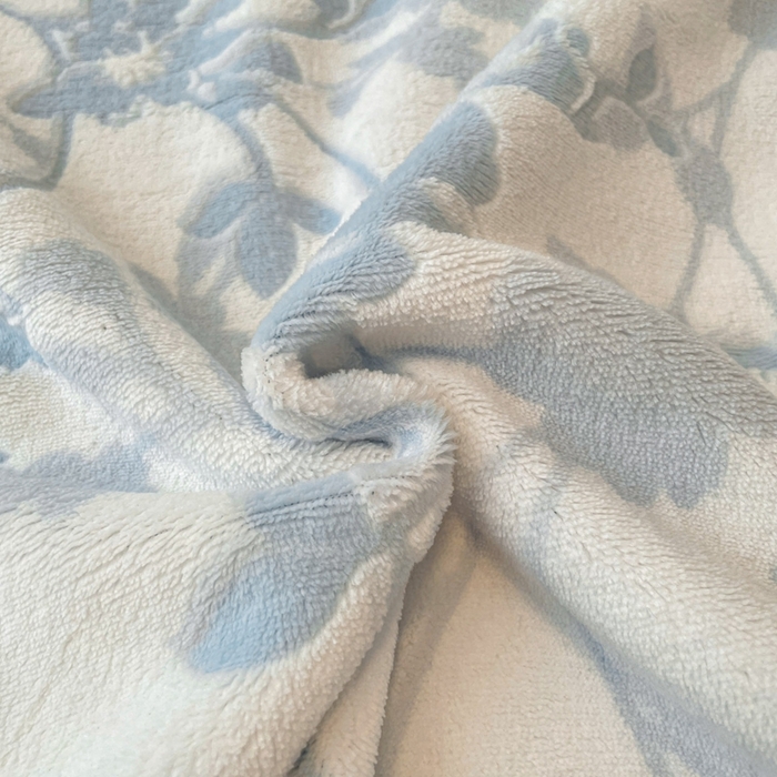 91家纺网 家纺一手货源 找家纺 小叮当家纺仓储工厂店 2025新款高克重230克雕花牛奶绒四件套 晕染花曳-蓝