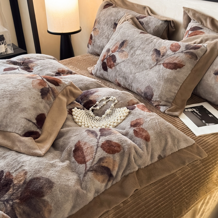 91家纺网 家纺一手货源 找家纺 九花鹿 2024新款A类宽边工艺款丹麦兔毛绒牛奶绒四件套 宽边丹麦兔绒-秋实(咖）