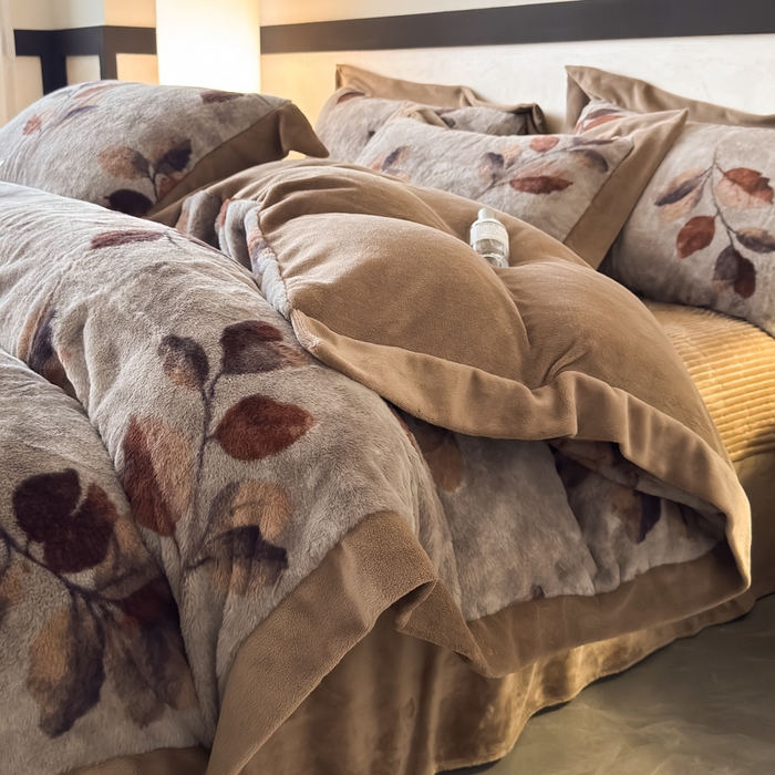 91家纺网 家纺一手货源 找家纺 九花鹿 2024新款A类宽边工艺款丹麦兔毛绒牛奶绒四件套 宽边丹麦兔绒-秋实(咖）