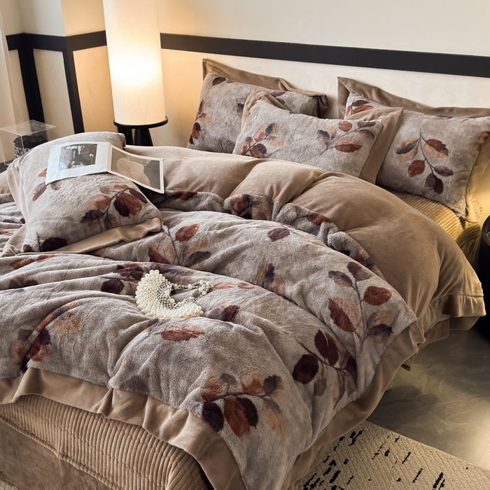 91家纺网 家纺一手货源 找家纺 九花鹿 2024新款A类宽边工艺款丹麦兔毛绒牛奶绒四件套 宽边丹麦兔绒-秋实(咖）