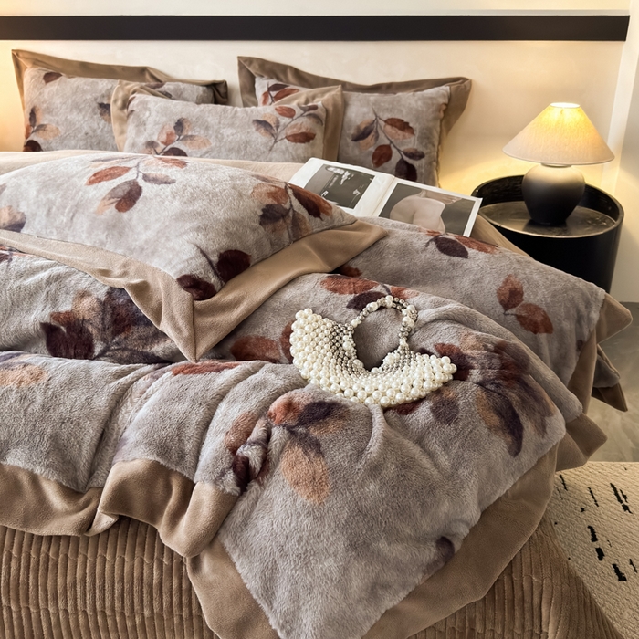 91家纺网 家纺一手货源 找家纺 九花鹿 2024新款A类宽边工艺款丹麦兔毛绒牛奶绒四件套 宽边丹麦兔绒-秋实(咖）