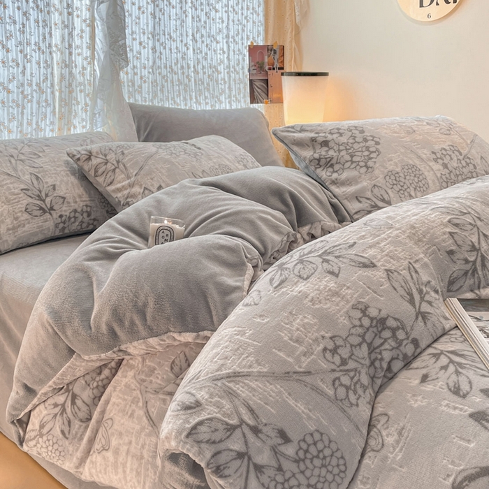 91家纺网 家纺一手货源 找家纺 小叮当家纺仓储工厂店 2025新款高克重230克雕花牛奶绒四件套 风雅颂-灰