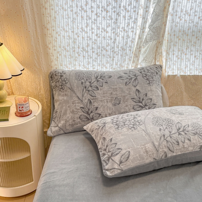 91家纺网 家纺一手货源 找家纺 小叮当家纺仓储工厂店 2025新款高克重230克雕花牛奶绒四件套 风雅颂-灰