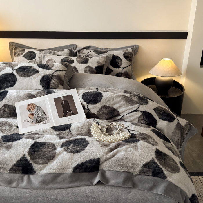 91家纺网 家纺一手货源 找家纺 九花鹿 2024新款A类宽边工艺款丹麦兔毛绒牛奶绒四件套 宽边丹麦兔绒-叶语