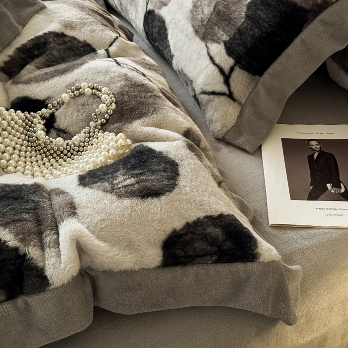 91家纺网 家纺一手货源 找家纺 九花鹿 2024新款A类宽边工艺款丹麦兔毛绒牛奶绒四件套 宽边丹麦兔绒-叶语