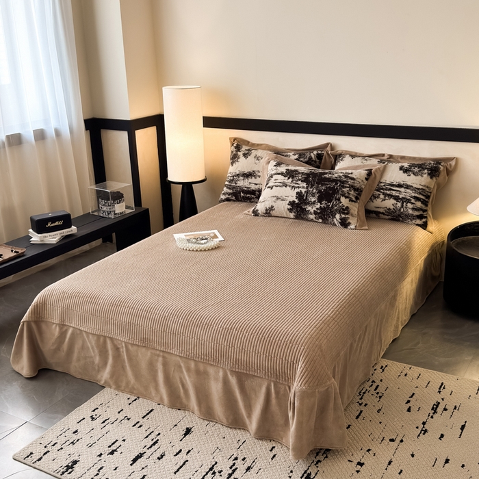 91家纺网 家纺一手货源 找家纺 九花鹿 2024新款A类宽边工艺款丹麦兔毛绒牛奶绒四件套 宽边丹麦兔绒-亦境