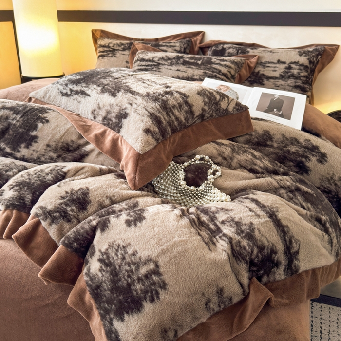 91家纺网 家纺一手货源 找家纺 九花鹿 2024新款A类宽边工艺款丹麦兔毛绒牛奶绒四件套 宽边丹麦兔绒-亦境(咖）