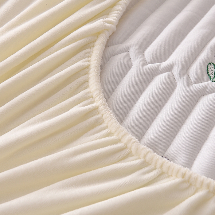 91家纺网 家纺一手货源 找家纺 云木里 2025新款秋冬牛奶绒刺绣夹棉床笠 郁金香-米白