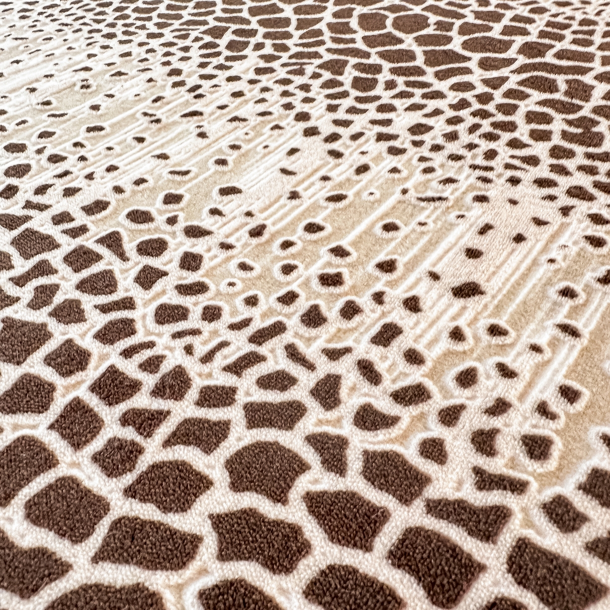 91家纺网 家纺一手货源 找家纺 （总）盛眠家纺 2025新款牛奶绒雕花兔毛包边床笠三件套