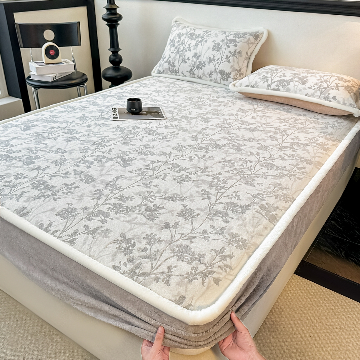 91家纺网 家纺一手货源 找家纺 （总）盛眠家纺 2025新款牛奶绒雕花兔毛包边床笠三件套