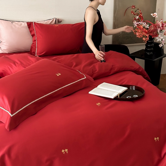 91家纺网 家纺一手货源 找家纺 优然居家纺 2025新款50s全棉纯棉色织蕾丝花边四件套-维也纳 维也纳红