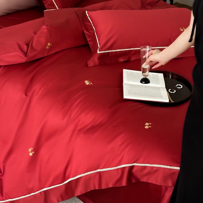 91家纺网 家纺一手货源 找家纺 优然居家纺 2025新款50s全棉纯棉色织蕾丝花边四件套-维也纳 维也纳红