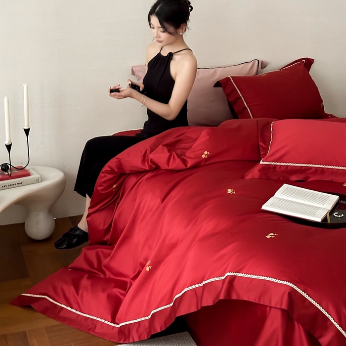 91家纺网 家纺一手货源 找家纺 优然居家纺 2025新款50s全棉纯棉色织蕾丝花边四件套-维也纳 维也纳红