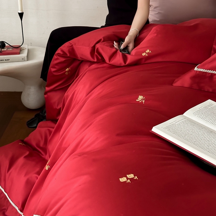 91家纺网 家纺一手货源 找家纺 优然居家纺 2025新款50s全棉纯棉色织蕾丝花边四件套-维也纳 维也纳红