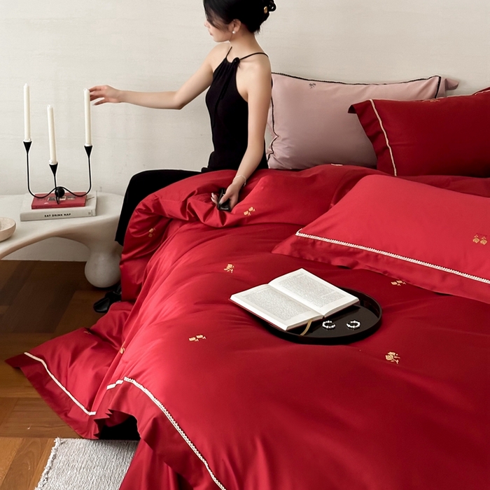 91家纺网 家纺一手货源 找家纺 优然居家纺 2025新款50s全棉纯棉色织蕾丝花边四件套-维也纳 维也纳红