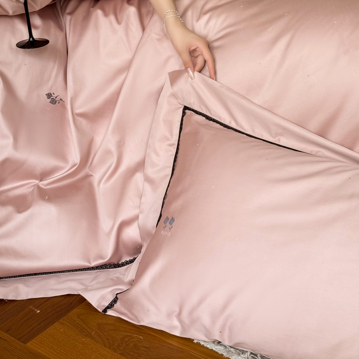 91家纺网 家纺一手货源 找家纺 （总）优然居家纺 2025新款50s全棉纯棉色织蕾丝花边四件套-维也纳