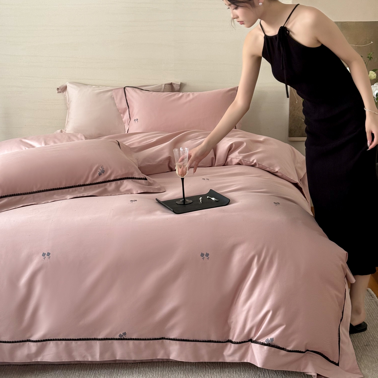 91家纺网 家纺一手货源 找家纺 （总）优然居家纺 2025新款50s全棉纯棉色织蕾丝花边四件套-维也纳