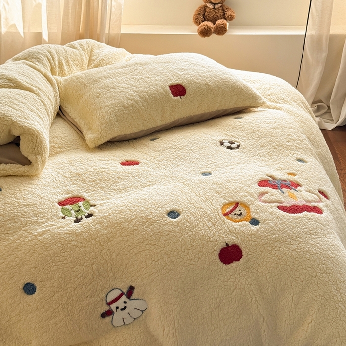 91家纺网 家纺一手货源 找家纺 （总）TT.one 塔塔家居 2025新款羊羔绒牛奶绒暖绵绵毛巾绣床单床裙床盖款四件套