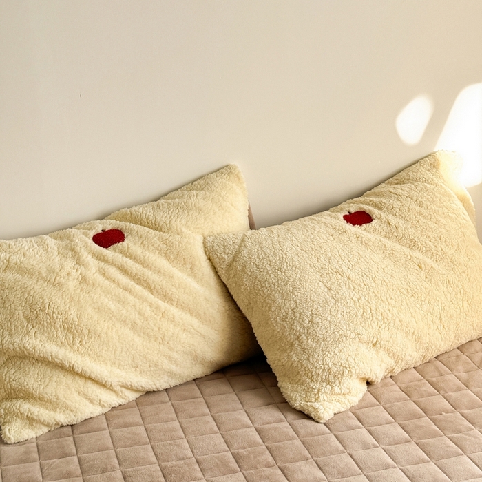 91家纺网 家纺一手货源 找家纺 （总）TT.one 塔塔家居 2025新款羊羔绒牛奶绒暖绵绵毛巾绣床单床裙床盖款四件套