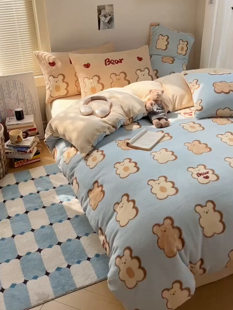 91家纺网 家纺一手货源 找家纺 （总）桃子家居 2025新款A类ins数码印花枕混搭小清新少女卡通猫咪加厚牛奶系列四件套