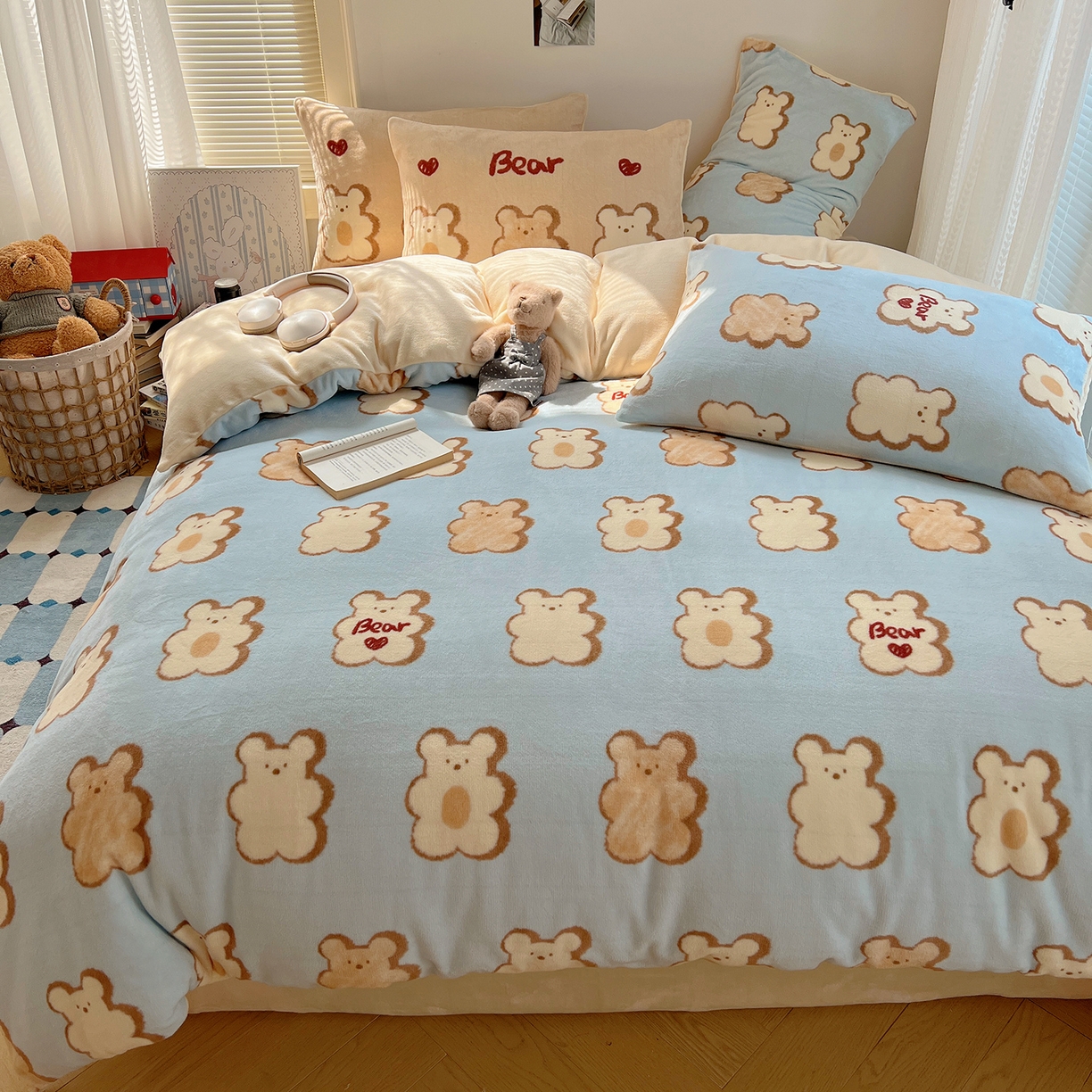 91家纺网 家纺一手货源 找家纺 （总）桃子家居 2025新款A类ins数码印花枕混搭小清新少女卡通猫咪加厚牛奶系列四件套