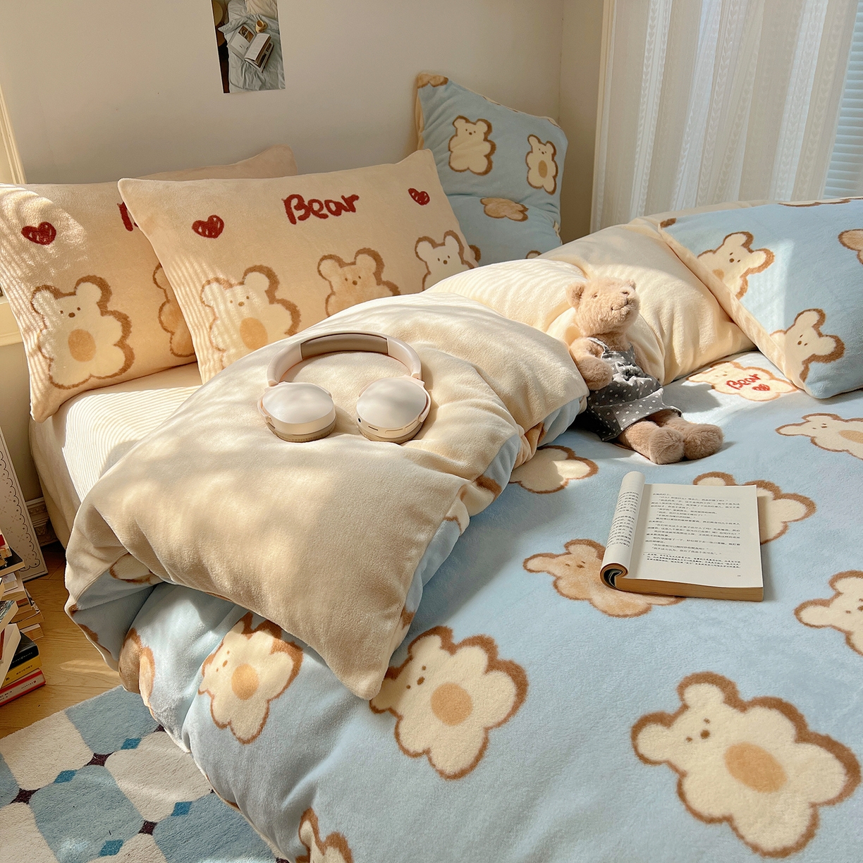 91家纺网 家纺一手货源 找家纺 （总）桃子家居 2025新款A类ins数码印花枕混搭小清新少女卡通猫咪加厚牛奶系列四件套