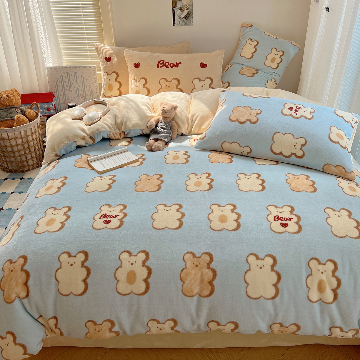 91家纺网 家纺一手货源 找家纺 （总）桃子家居 2025新款A类ins数码印花枕混搭小清新少女卡通猫咪加厚牛奶系列四件套