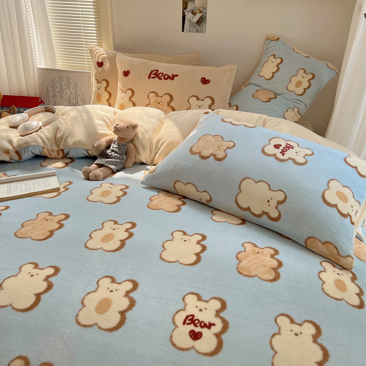 91家纺网 家纺一手货源 找家纺 （总）桃子家居 2025新款A类ins数码印花枕混搭小清新少女卡通猫咪加厚牛奶系列四件套